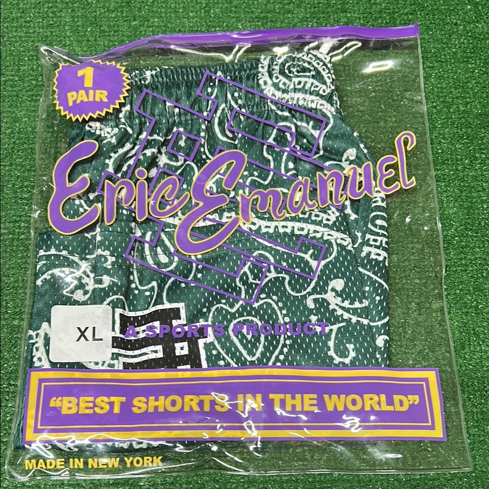 EE paisley green shorts size XL
